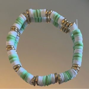 Handmade pastel green/white and gold clay bracelet🤍💚